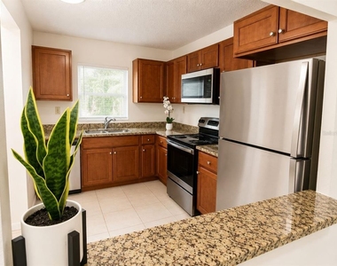 2812 Somerset Park Drive - Photo Thumbnail 2