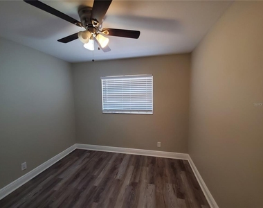 107 W Clay Avenue - Photo Thumbnail 8