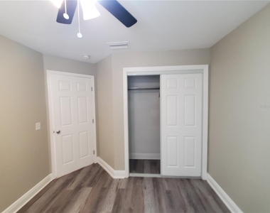 107 W Clay Avenue - Photo Thumbnail 9