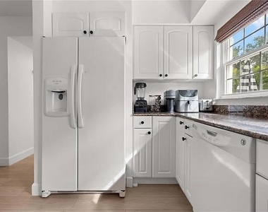 8067 123rd Street - Photo Thumbnail 13