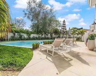 8067 123rd Street - Photo Thumbnail 39