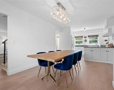 8067 123rd Street - Photo Thumbnail 8