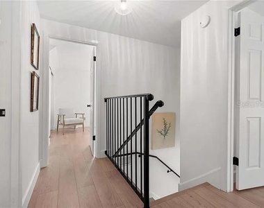8067 123rd Street - Photo Thumbnail 17