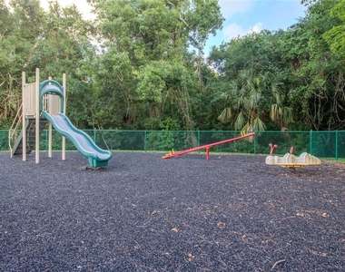 3101 Lake Pine Way S - Photo Thumbnail 20