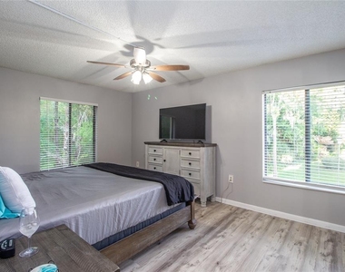 3101 Lake Pine Way S - Photo Thumbnail 9