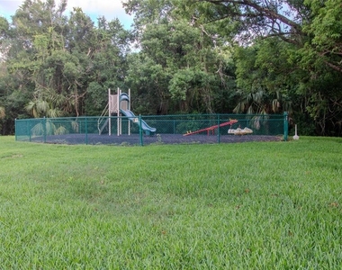 3101 Lake Pine Way S - Photo Thumbnail 21