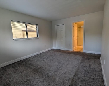 5602 Baywater Drive - Photo Thumbnail 8