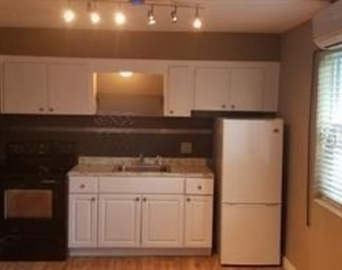 655 7th Avenue N - Photo Thumbnail 4