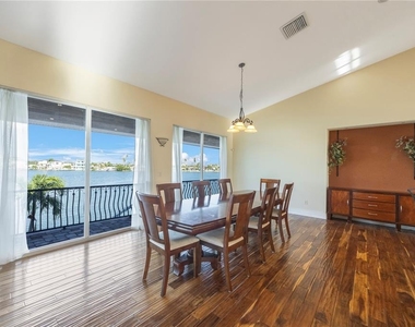 736 Pruitt Drive - Photo Thumbnail 8