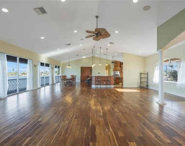 736 Pruitt Drive - Photo Thumbnail 4