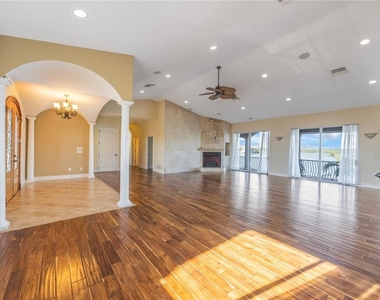 736 Pruitt Drive - Photo Thumbnail 6