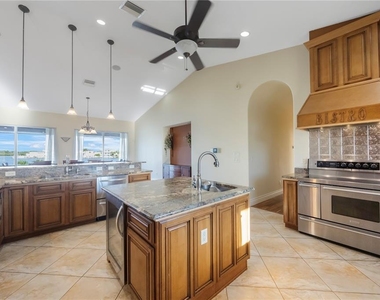 736 Pruitt Drive - Photo Thumbnail 11