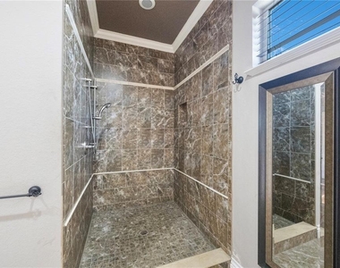 736 Pruitt Drive - Photo Thumbnail 14