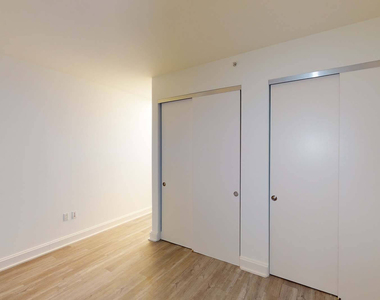 10 Hanover Square - Photo Thumbnail 15
