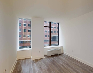 10 Hanover Square - Photo Thumbnail 17