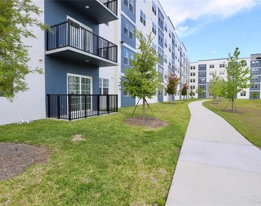 5579 Millenia Park Boulevard - Photo Thumbnail 10