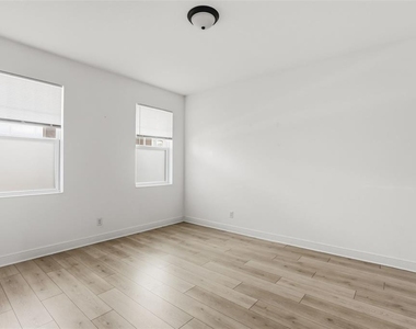 14452 Crestavista Avenue - Photo Thumbnail 3