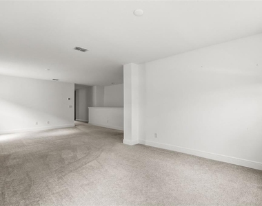 14452 Crestavista Avenue - Photo Thumbnail 18
