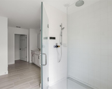 14452 Crestavista Avenue - Photo Thumbnail 32