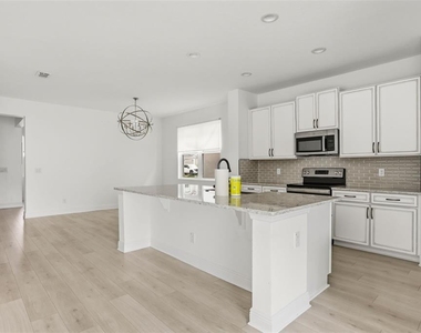 14452 Crestavista Avenue - Photo Thumbnail 10
