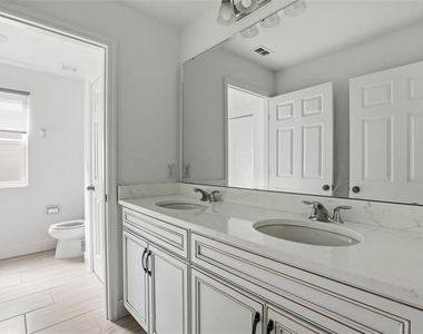 14452 Crestavista Avenue - Photo Thumbnail 33
