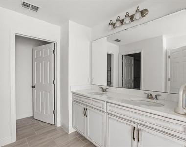 14452 Crestavista Avenue - Photo Thumbnail 31