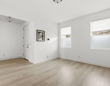 14452 Crestavista Avenue - Photo Thumbnail 5