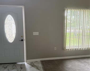 517 Maricopa Drive - Photo Thumbnail 3