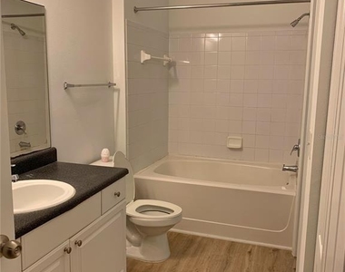 8848 Villa View Circle - Photo Thumbnail 10