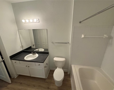 8848 Villa View Circle - Photo Thumbnail 18