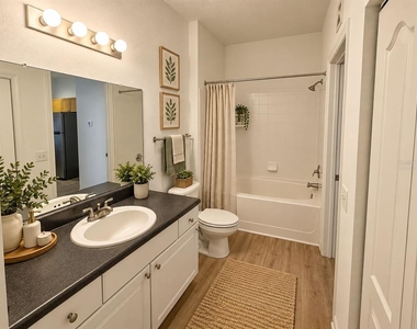 8848 Villa View Circle - Photo Thumbnail 17