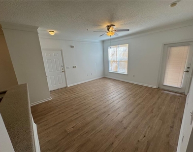8848 Villa View Circle - Photo Thumbnail 2