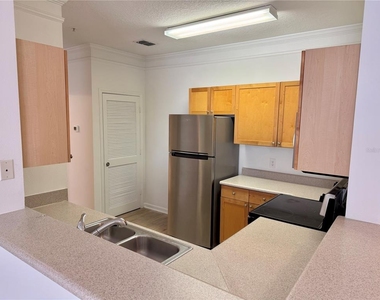 8848 Villa View Circle - Photo Thumbnail 9