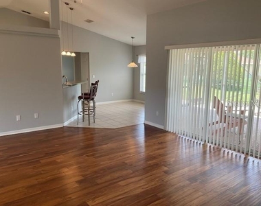 4921 Nw 33rd Lane - Photo Thumbnail 5