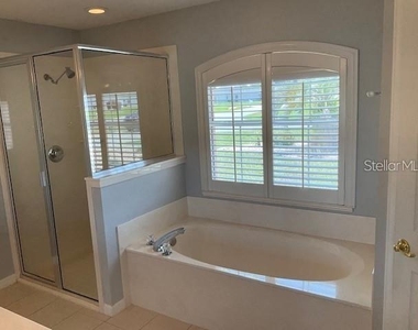 4921 Nw 33rd Lane - Photo Thumbnail 14