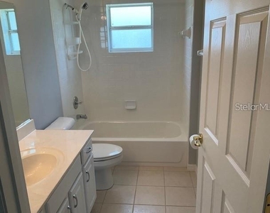 4921 Nw 33rd Lane - Photo Thumbnail 11
