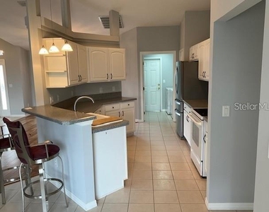 4921 Nw 33rd Lane - Photo Thumbnail 7