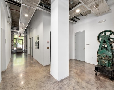 302 Se Broadway Street - Photo Thumbnail 26
