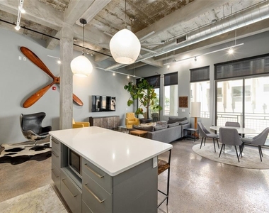 302 Se Broadway Street - Photo Thumbnail 9