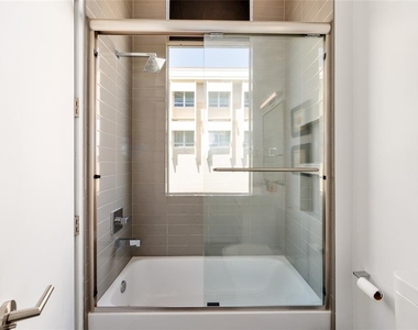302 Se Broadway Street - Photo Thumbnail 21