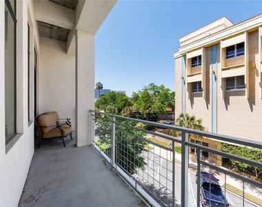 302 Se Broadway Street - Photo Thumbnail 25