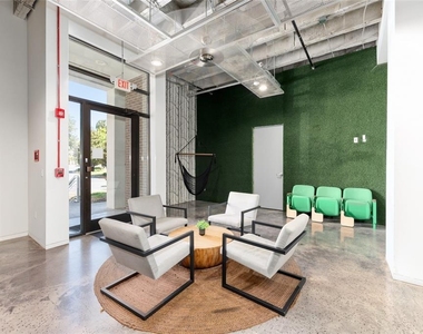 302 Se Broadway Street - Photo Thumbnail 29