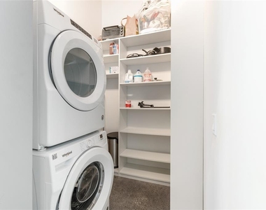 302 Se Broadway Street - Photo Thumbnail 10
