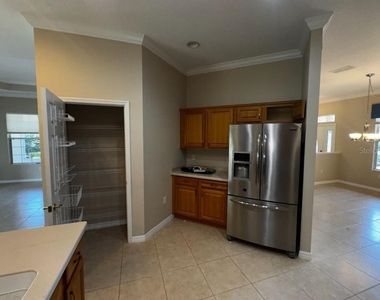 8821 Sw 82nd Court Road - Photo Thumbnail 7