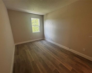 4424 S Texas Avenue - Photo Thumbnail 9