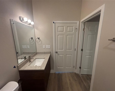 4424 S Texas Avenue - Photo Thumbnail 14