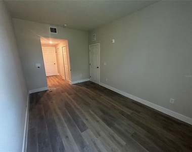 4424 S Texas Avenue - Photo Thumbnail 10