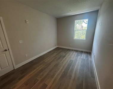 4424 S Texas Avenue - Photo Thumbnail 8