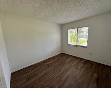 1928 Bonneville Drive - Photo Thumbnail 6