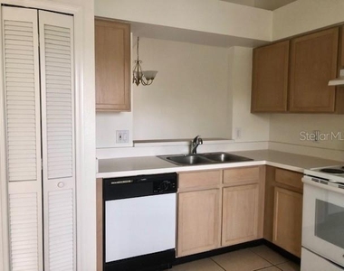 1336 Fairway Drive - Photo Thumbnail 6